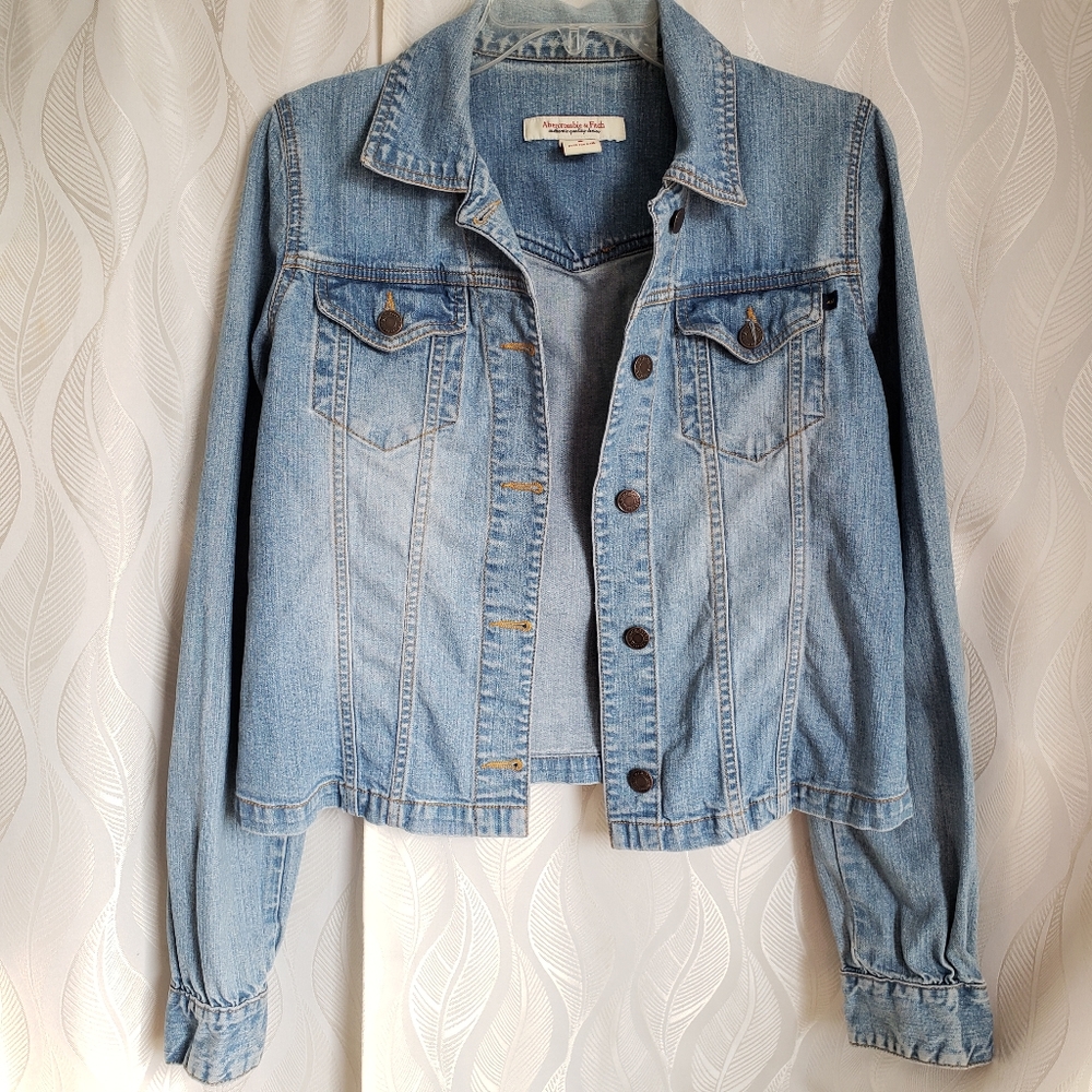 A&F Lightwash Denim Jean Jacket - Picture 1 of 9